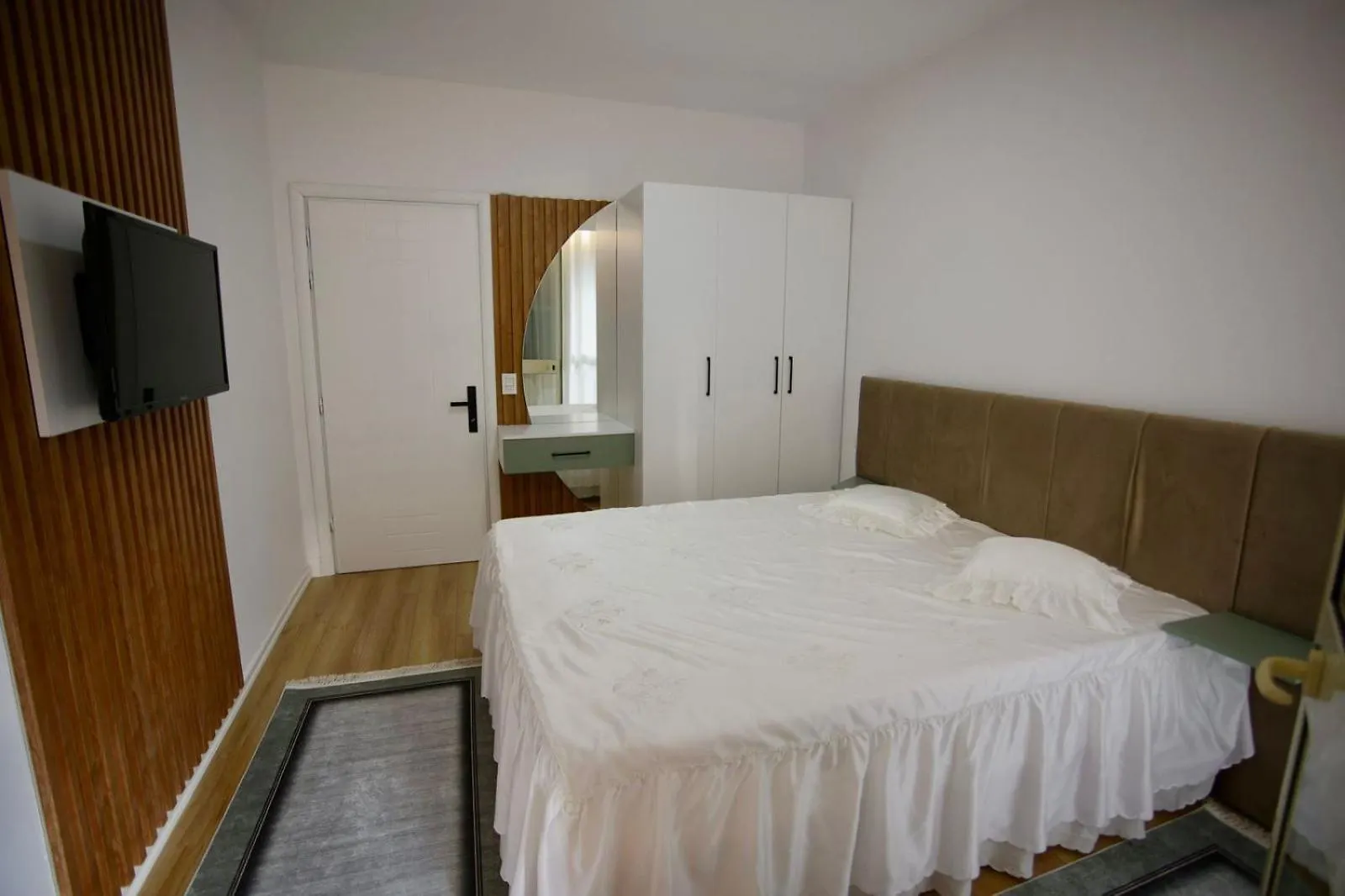 Tfs Apartments Tirana 0*,  Albania